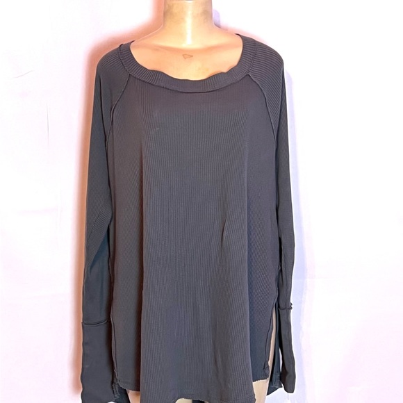 BRAND NEW FREE PEOPLE BLUE GRAY LONG SLEEVE OVERSIZED THERMAL SHIRT SZ MEDIUM - Picture 4 of 5